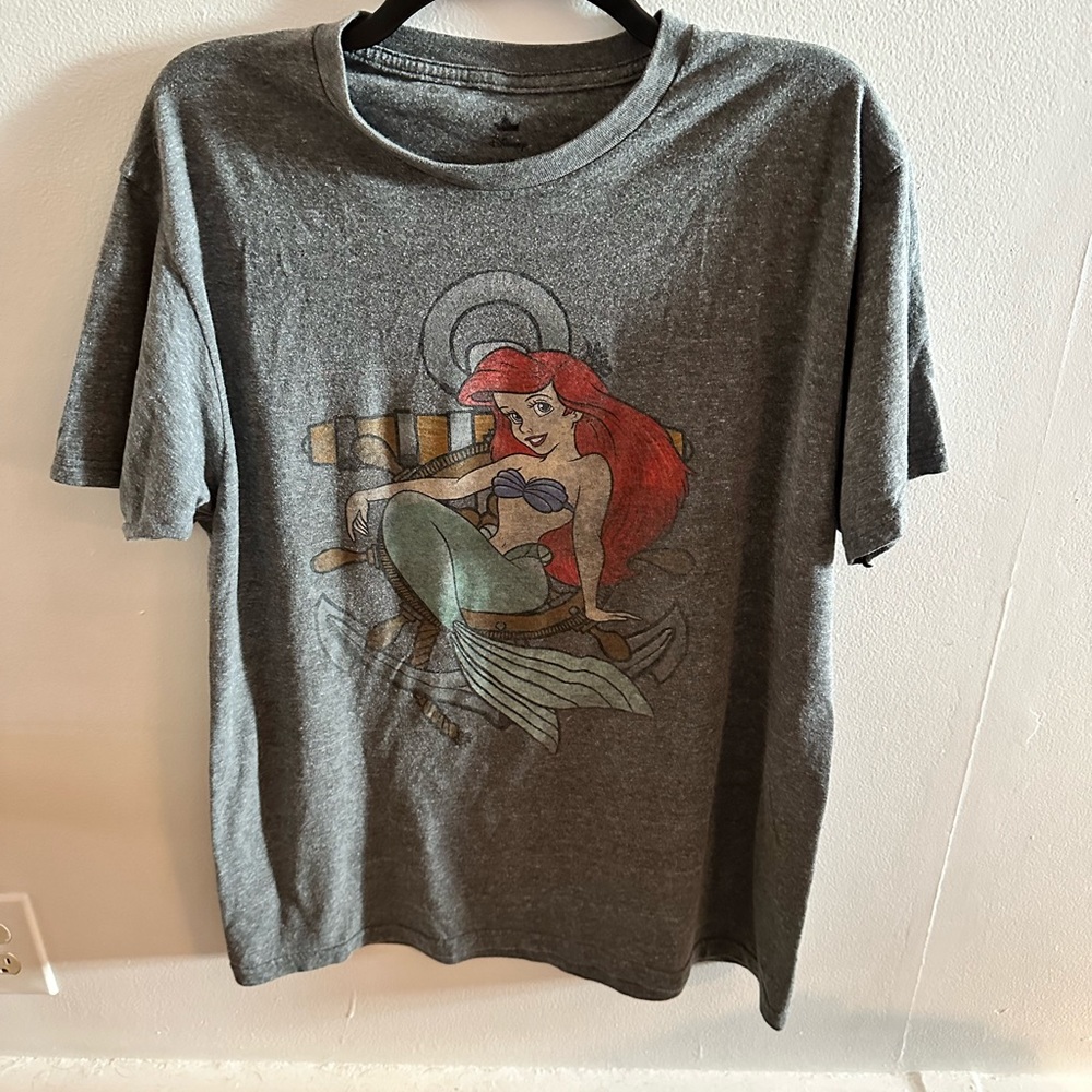Ariel The Little Mermaid Disney Film
Gray Graphic Shirt large tee shirt . - Picture 2 of 6